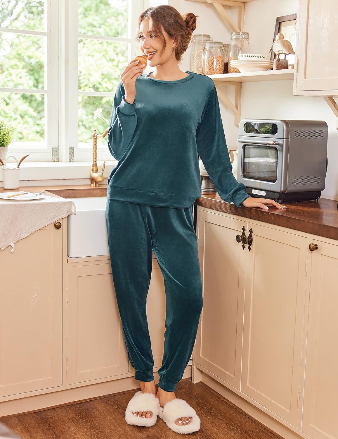 imageEkouaer Womens Pajamas Sets Long Sleeve Soft Sleepwear 2 Piece Velvet Pjs Lounge Sets with PocketsBlue Green