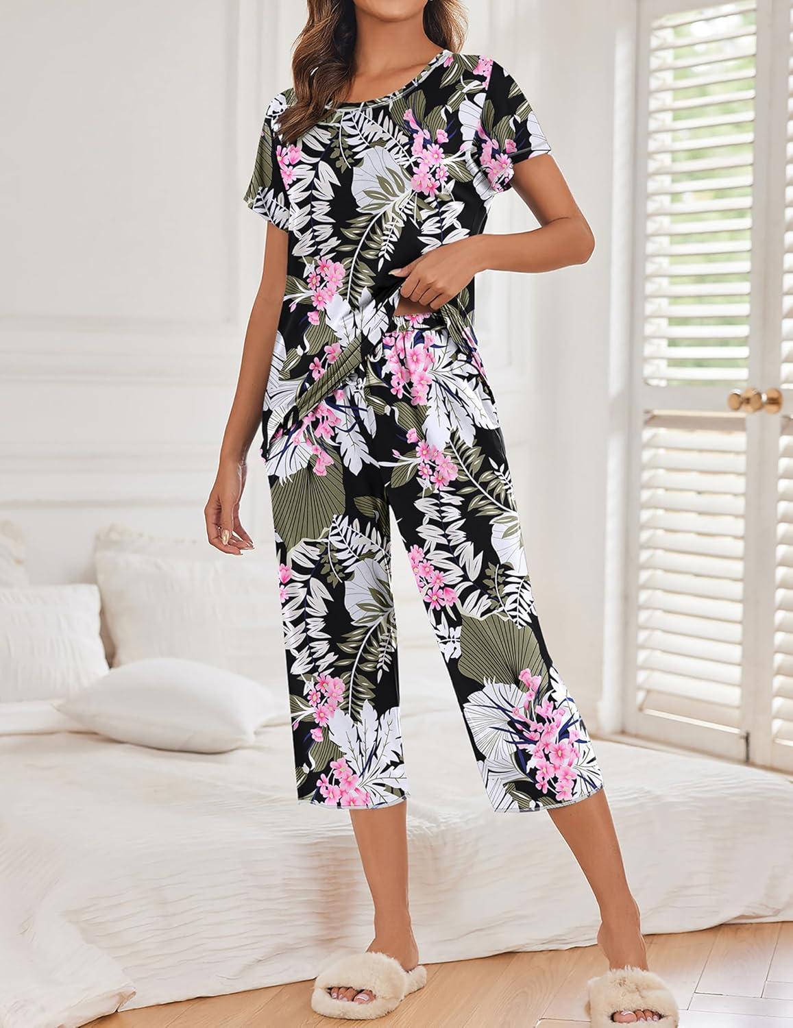 imageEkouaer Womens Capri Pajama Sets Print Short Sleeve Sleepwear Top and Capri Pants Soft Loungewear with PocketPink Little Flowers