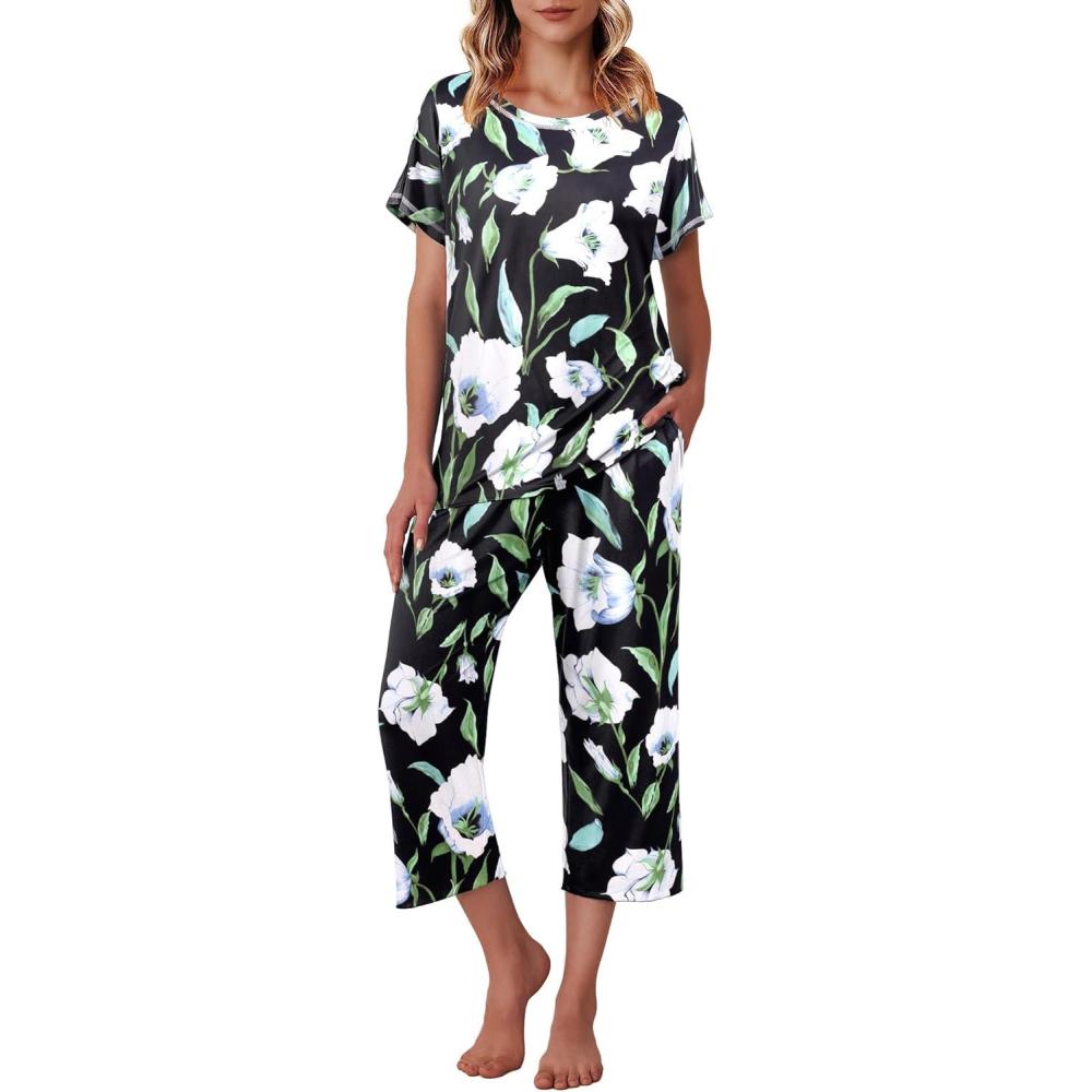 imageEkouaer Womens Capri Pajama Sets Print Short Sleeve Sleepwear Top and Capri Pants Soft Loungewear with PocketBlack White Lily