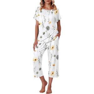 Ekouaer Women’s Capri Pajama Sets Print Short Sleeve Sleepwear Top and Capri Pants Soft Loungewear with Pocket(White Flowers Print)