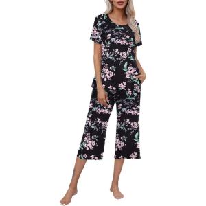 Ekouaer Women’s Pajamas Set Short Sleeve Top With Capri Pants Pjs Lounge & Sleepwear Set S-XXL(0-black With Pink Floral)
