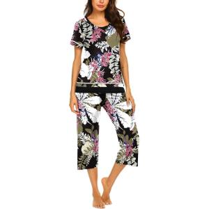 Ekouaer Capri Pajama Sets for Women Short Sleeve Tops Sleepwear Sleep Sets Pjs Sets Soft Two Piece Loungewear Sets(Black Floral)