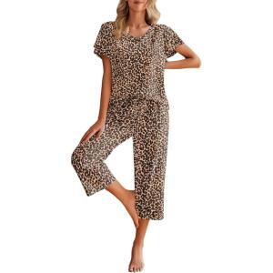 Ekouaer Womens Cotton Pajamas Sets Short Sleeve Tops and Capri Pants Sleepwear Loungewear with Pockets(Leopard Print)