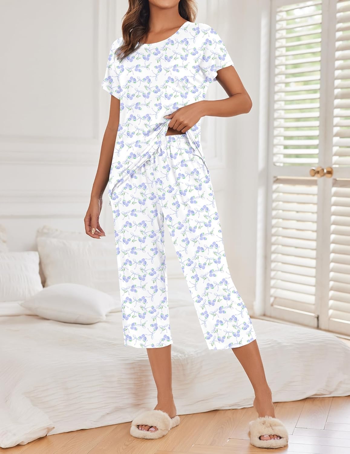 image:imageEkouaer 2 Pack Womens Pajamas Sets Short Sleeve Tops and Capri Pants PjsHydrangeas
