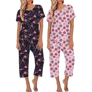Ekouaer 2 Pack Womens Pajamas Sets Short Sleeve Tops and Capri Pants Pjs(Panting Roses)