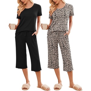 Ekouaer 2 Pack: Women’s Pajamas Set Short Sleeve Sleepwear Capri Pants Pjs Soft Loungewear with Pockets(Black/Leopard)