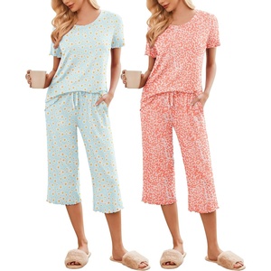 Ekouaer 2 Pack: Women’s Pajamas Set Short Sleeve Sleepwear Capri Pants Pjs Soft Loungewear with Pockets(Daisies/Leopard)