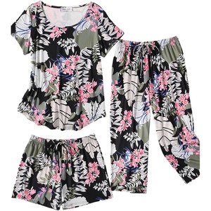 Ekouaer 3 PCS Capri Pajamas for Women Set Short Sleeve Pajama Lounge Sets(Black Leaves)