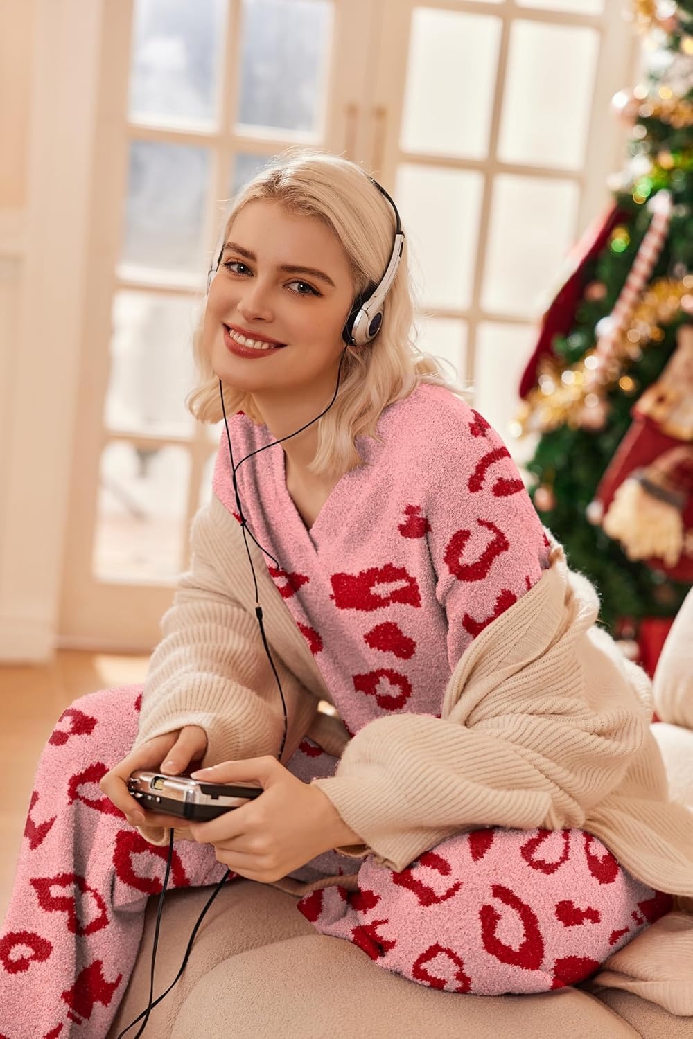 image:imageEkouaer Pajamas for Women 2 Piece Lounge Set Fuzzy Fleece Long Sleeve PjsRed Leopard Print