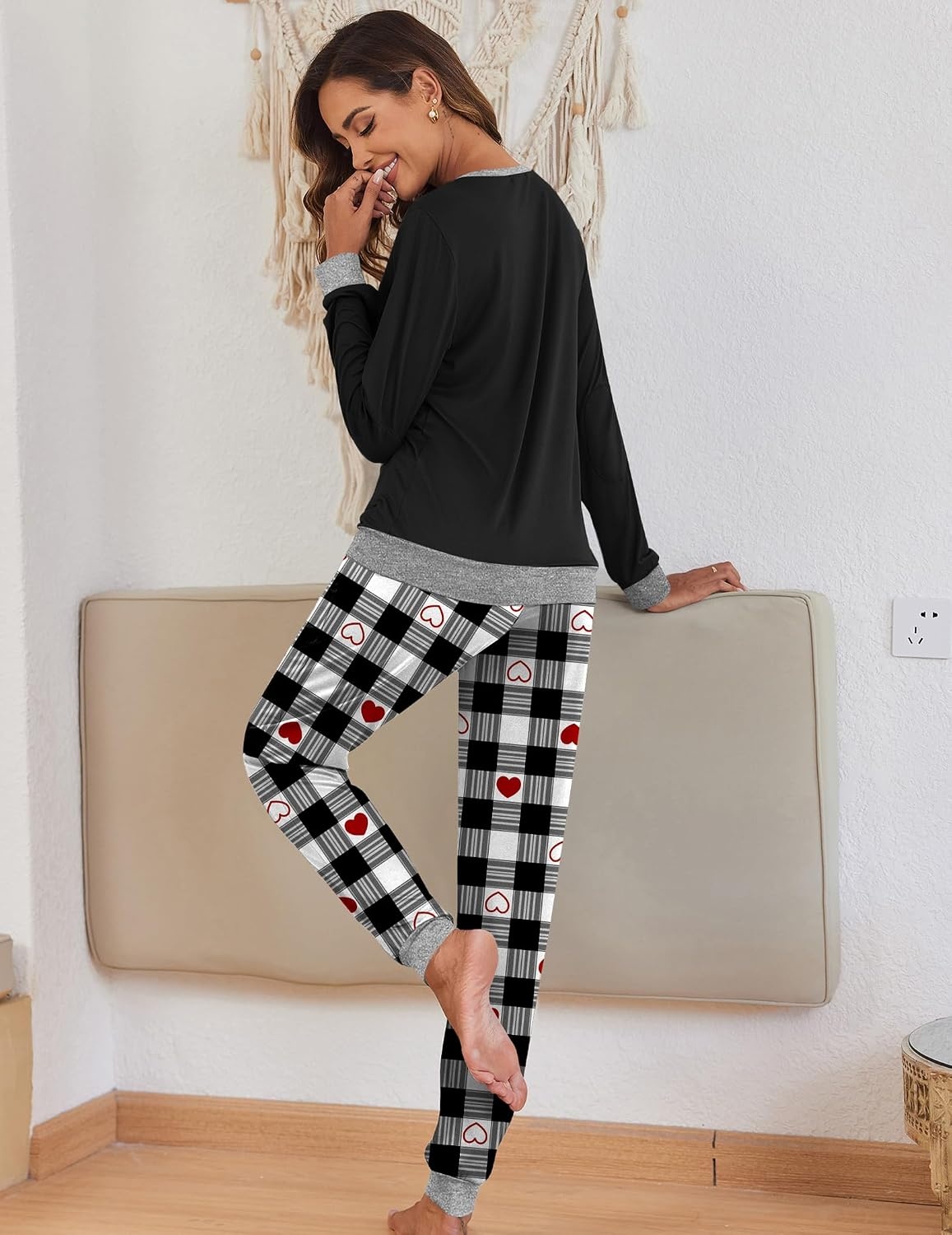 image:imageEkouaer Pajamas for Women Comfy Long Sleeve Jogger Set Lounge Pjs SetBlack White Plaid Red Hearts